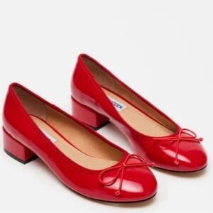 Steve Madden Cherish Pump in patent red